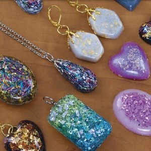 Make memories for life w/custom resin jewelry
